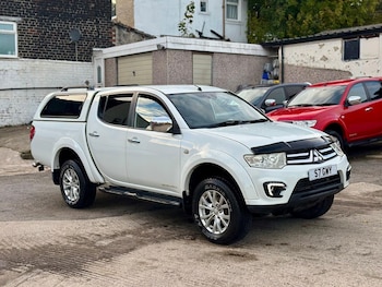 Mitsubishi - L200