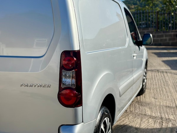 Used Peugeot Partner 2017 for sale - 75872350: Photo 19