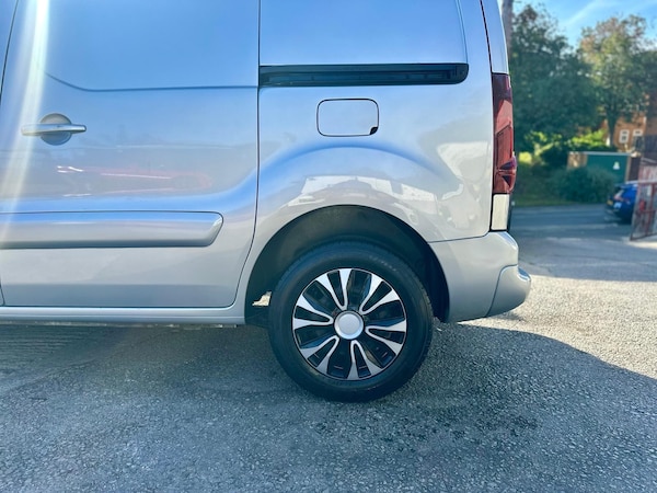 Used Peugeot Partner 2017 for sale - 75872350: Photo 22