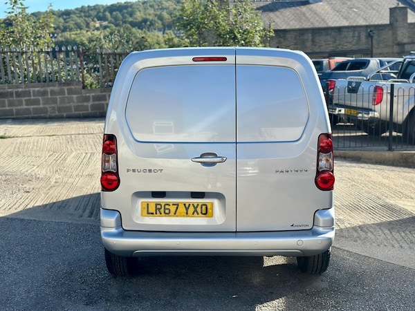 Used Peugeot Partner 2017 for sale - 75872350: Photo 23