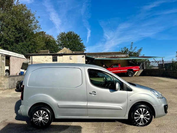 Used Peugeot Partner 2017 for sale - 75872350: Photo 3