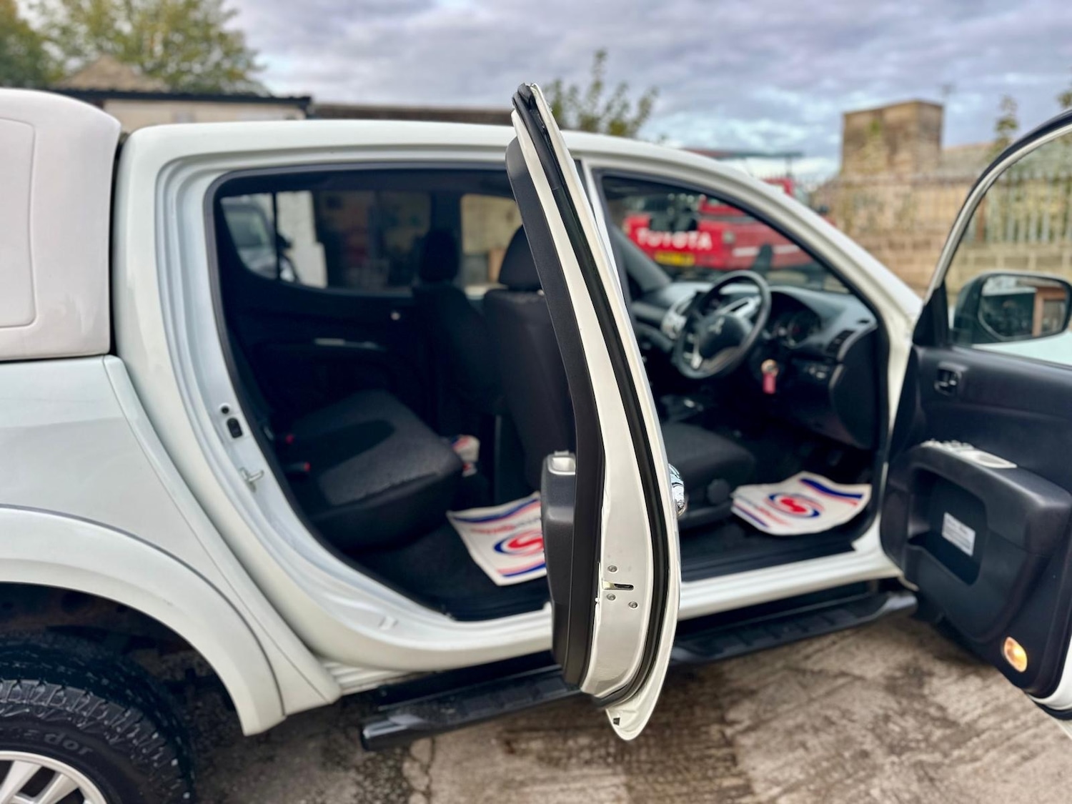 Used Mitsubishi L200 2014 for sale - 76562569: Photo 15