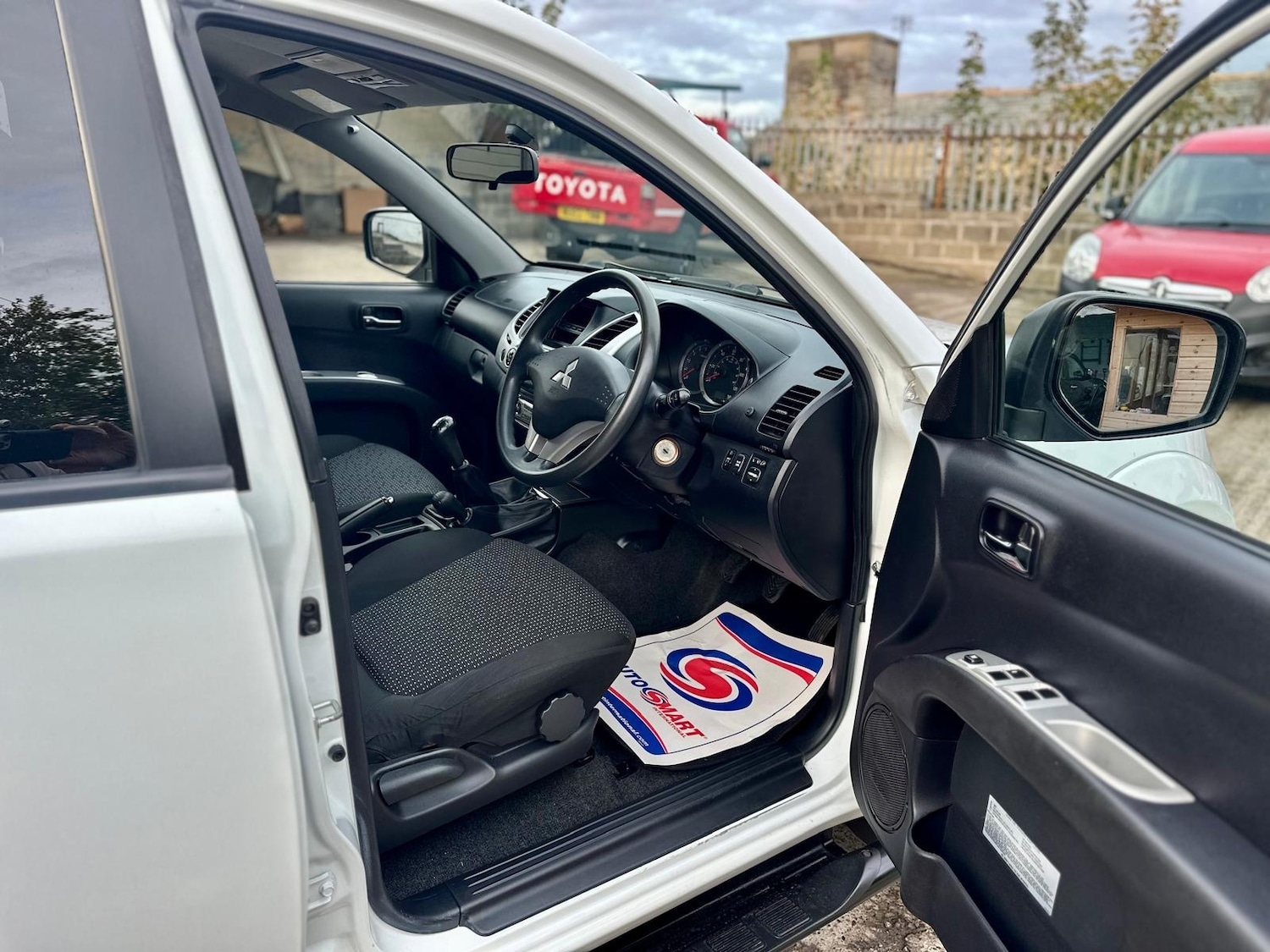 Used Mitsubishi L200 2014 for sale - 76562569: Photo 8