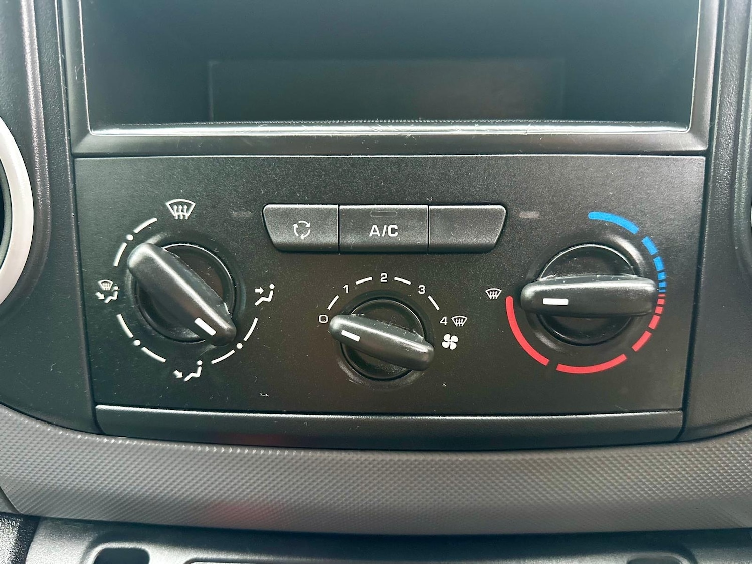 Used Peugeot Partner 2017 for sale - 76556740: Photo 13