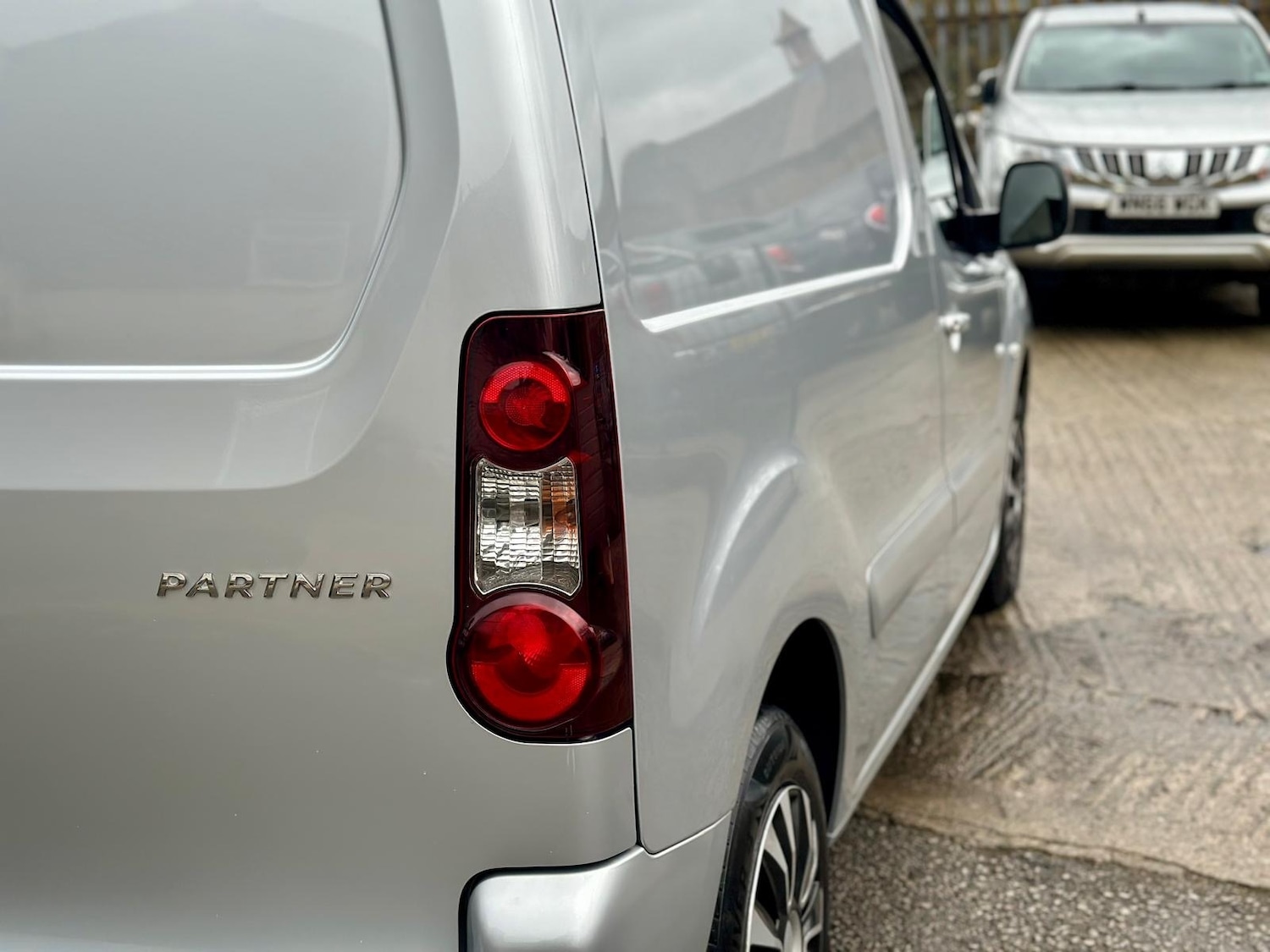 Used Peugeot Partner 2017 for sale - 76556740: Photo 20