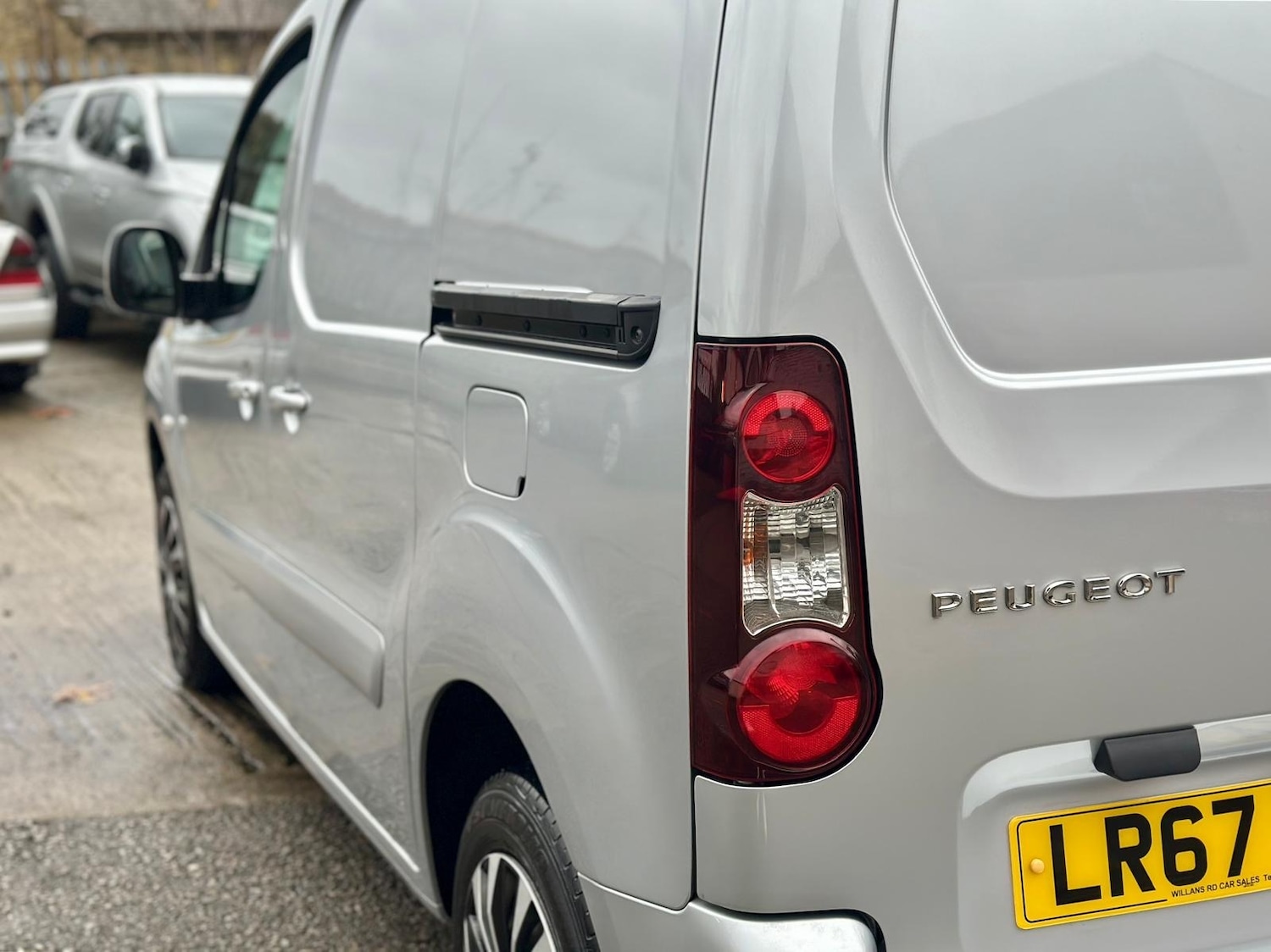 Used Peugeot Partner 2017 for sale - 76556740: Photo 21