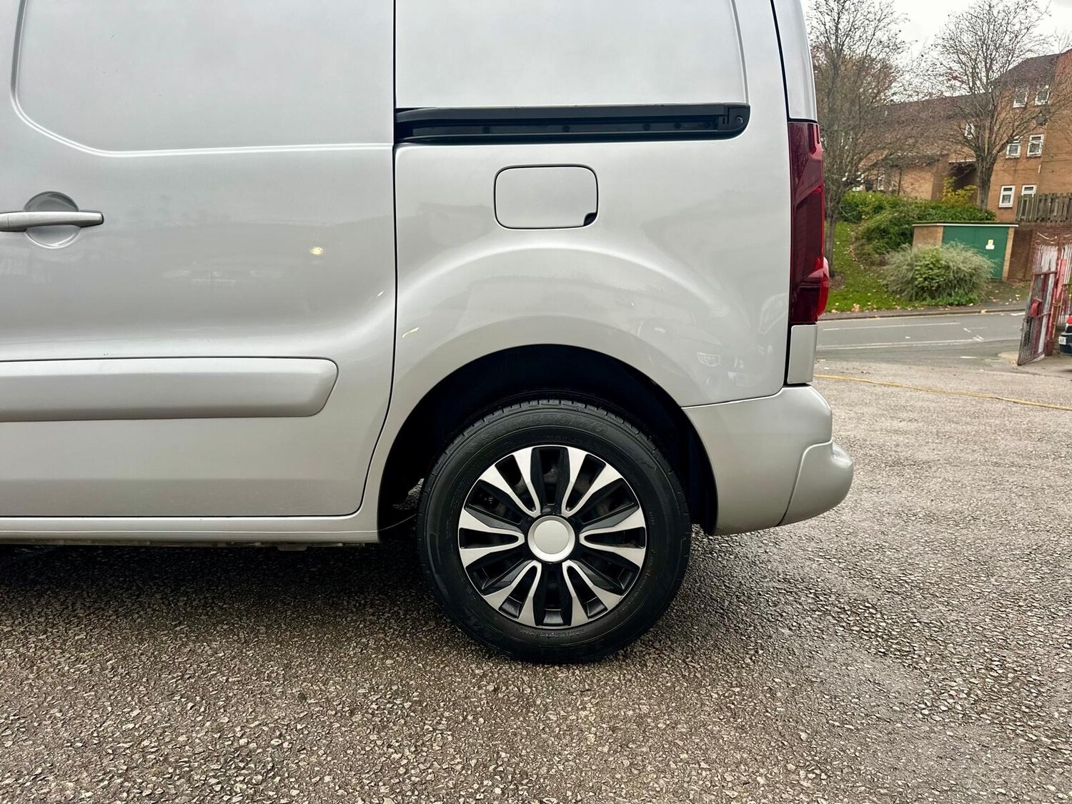 Used Peugeot Partner 2017 for sale - 76556740: Photo 27