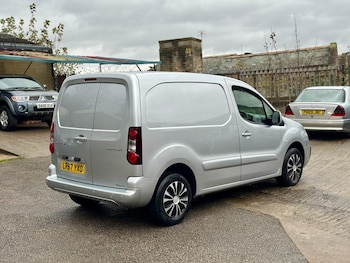 Used Peugeot Partner 2017 for sale - 76556740: Photo