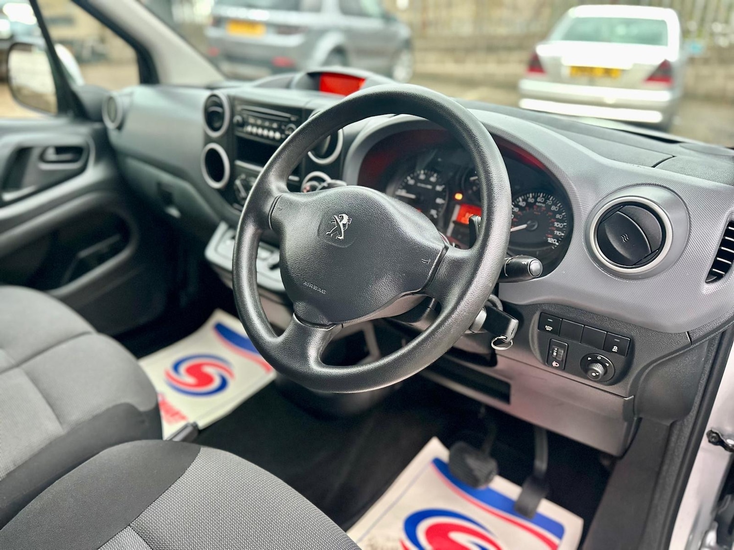 Used Peugeot Partner 2017 for sale - 76556740: Photo 9