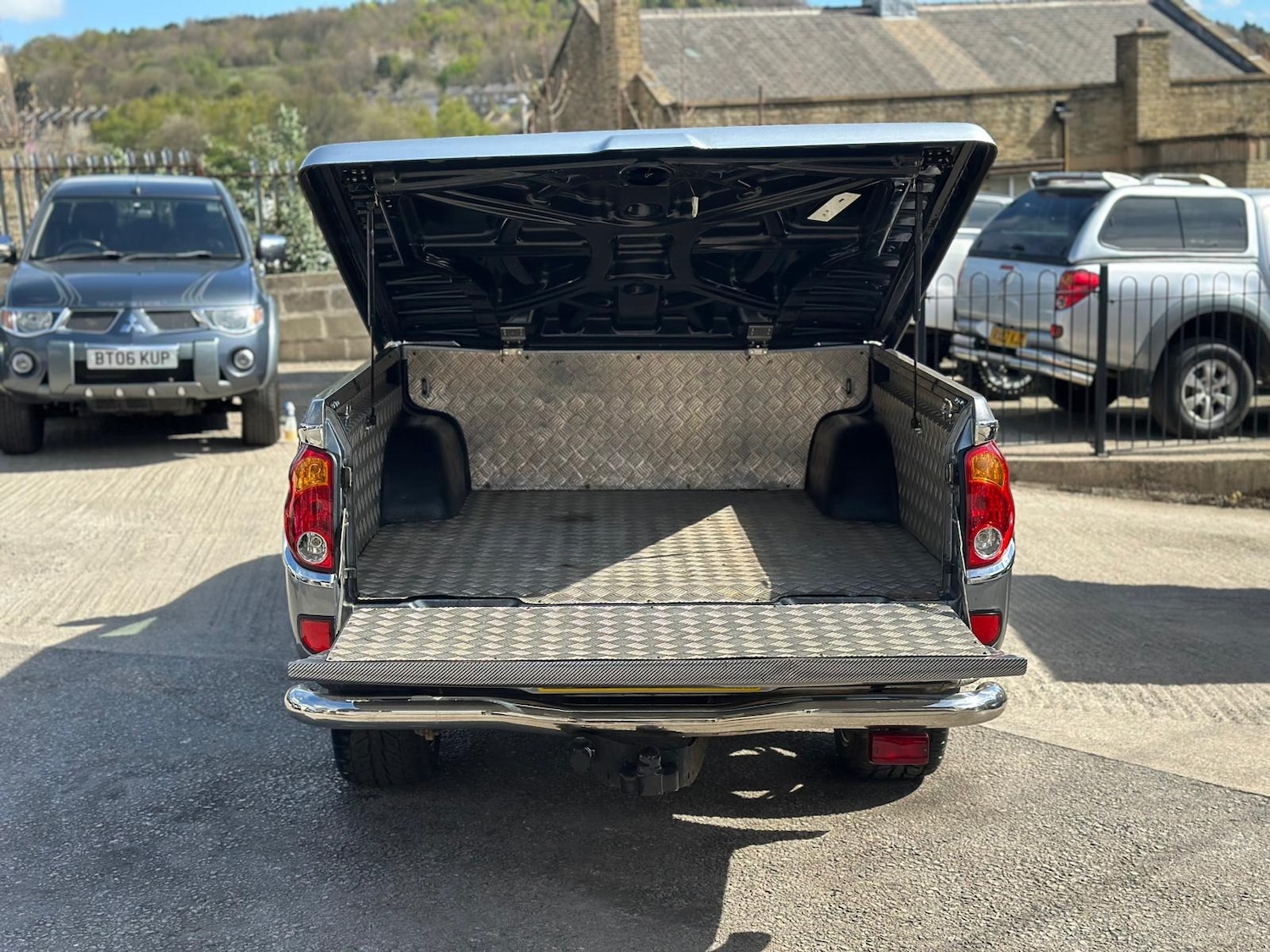 Vehicle 28