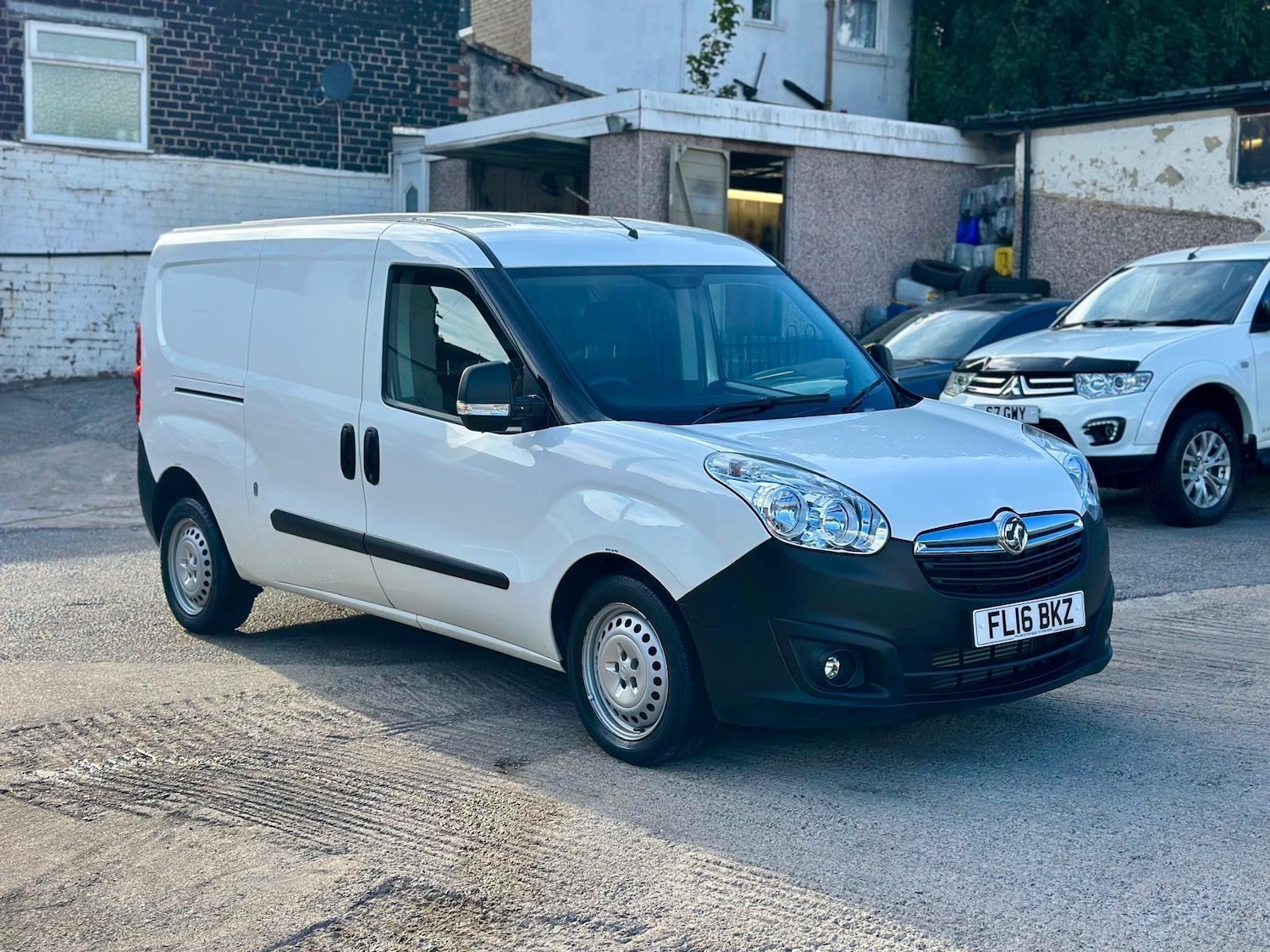 Used Vauxhall Combo 2016 for sale - 75925672: Photo 1