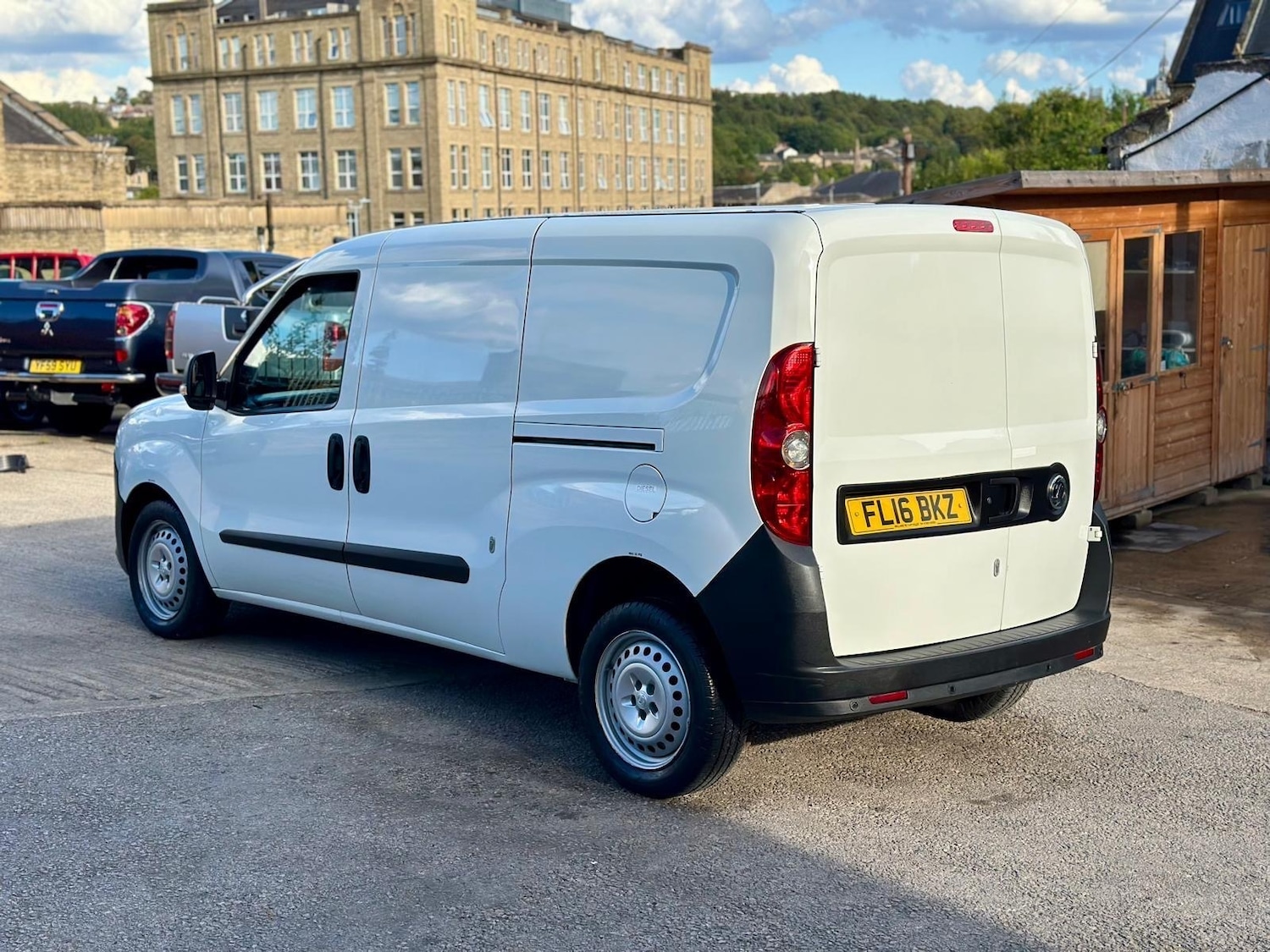 Used Vauxhall Combo 2016 for sale - 75925672: Photo 4