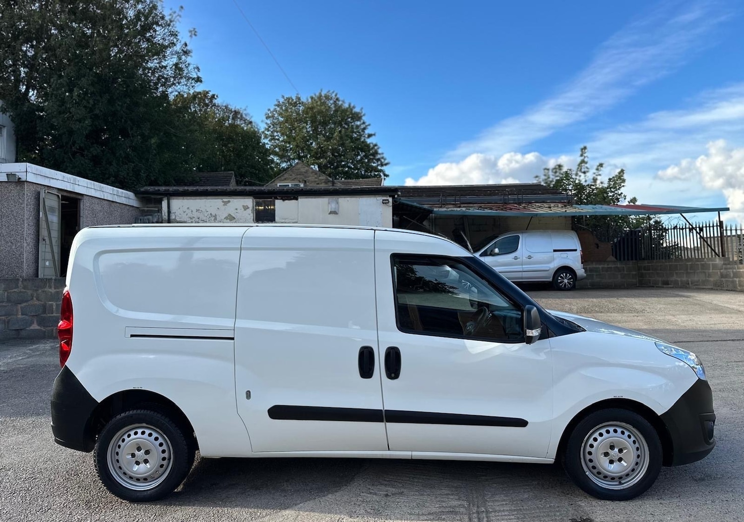 Used Vauxhall Combo 2016 for sale - 75925672: Photo 5