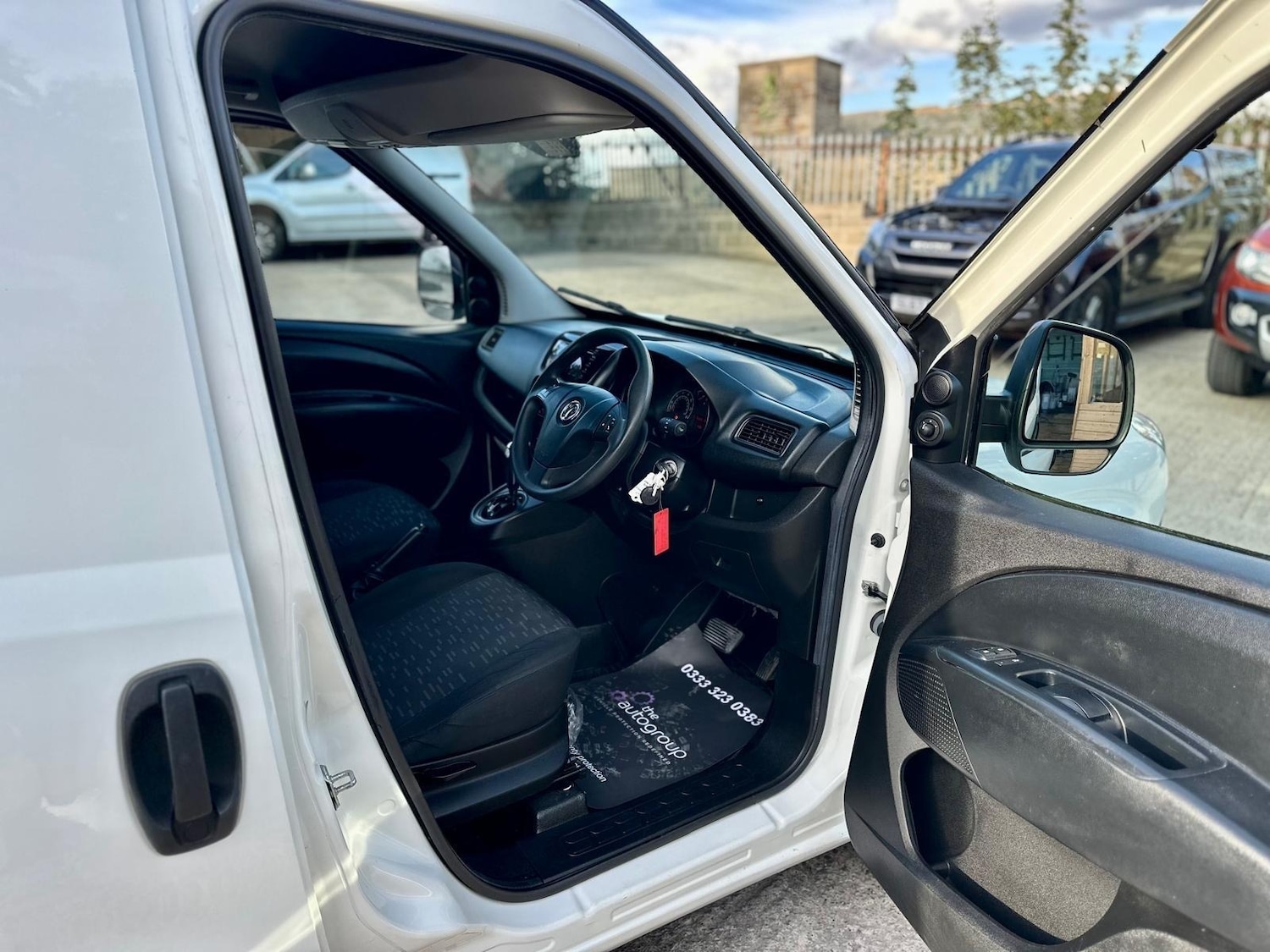 Used Vauxhall Combo 2016 for sale - 75925672: Photo 9