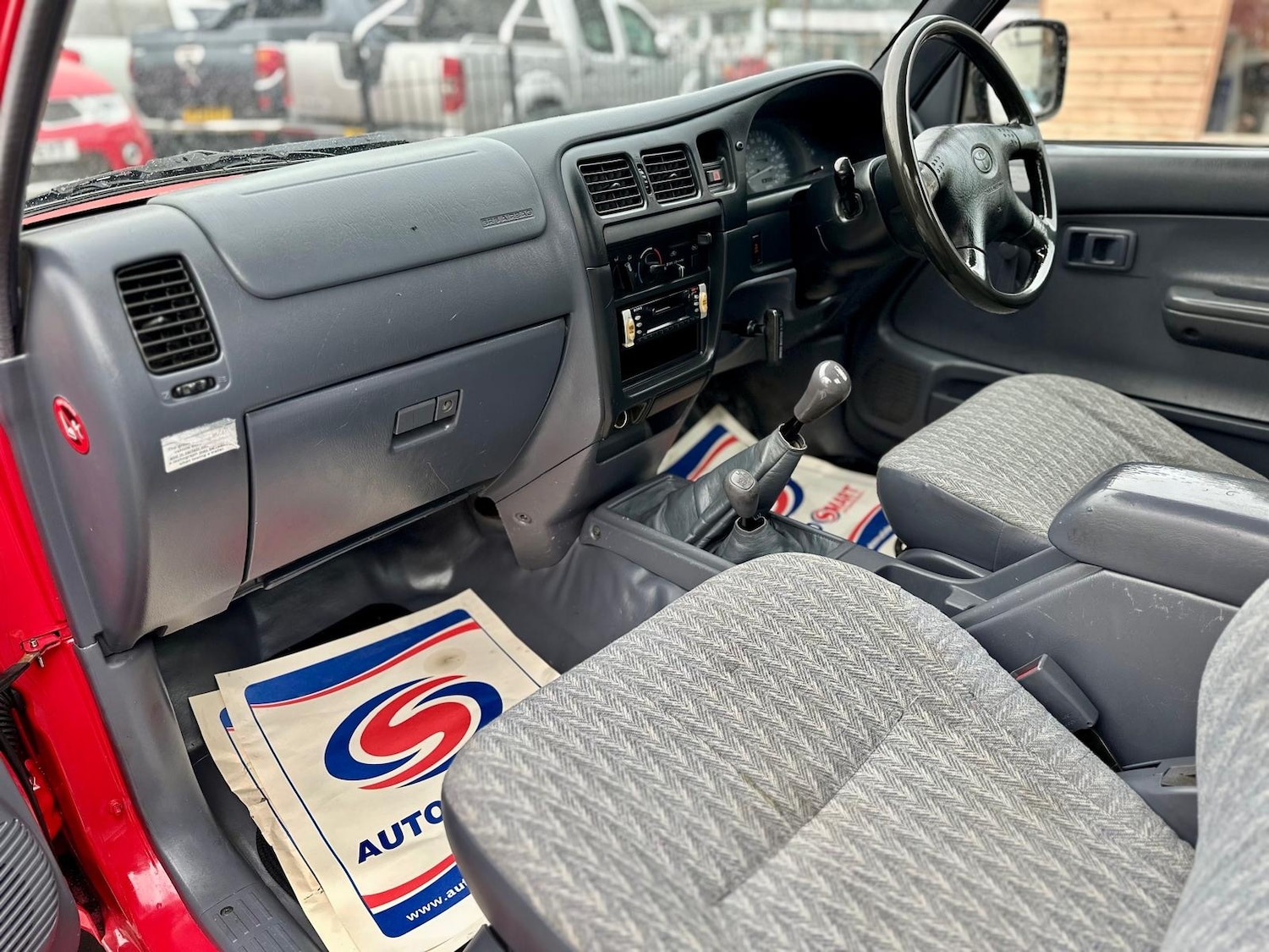 Used Toyota Hilux 2002 for sale - 76562572: Photo 11