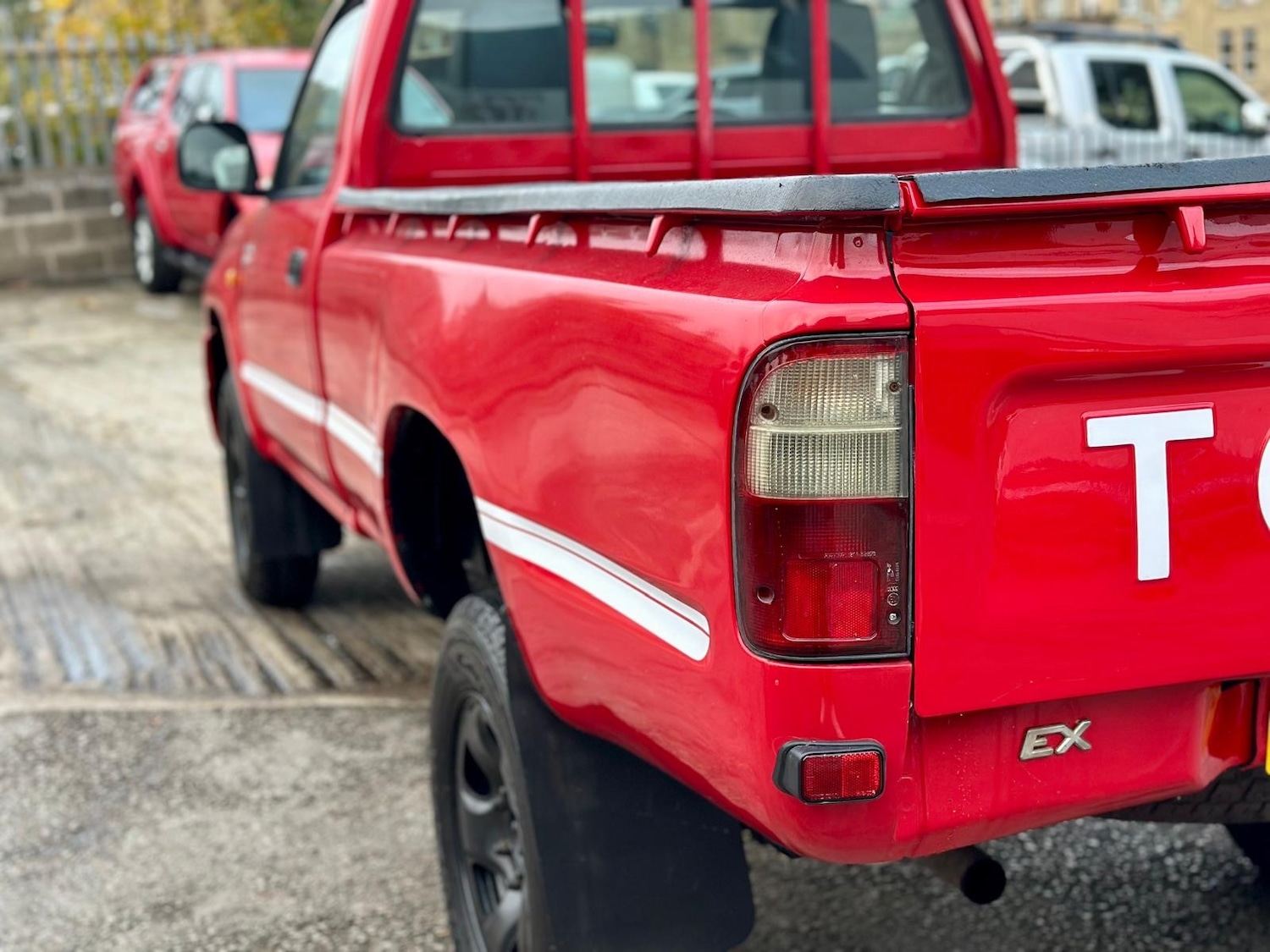 Used Toyota Hilux 2002 for sale - 76562572: Photo 19