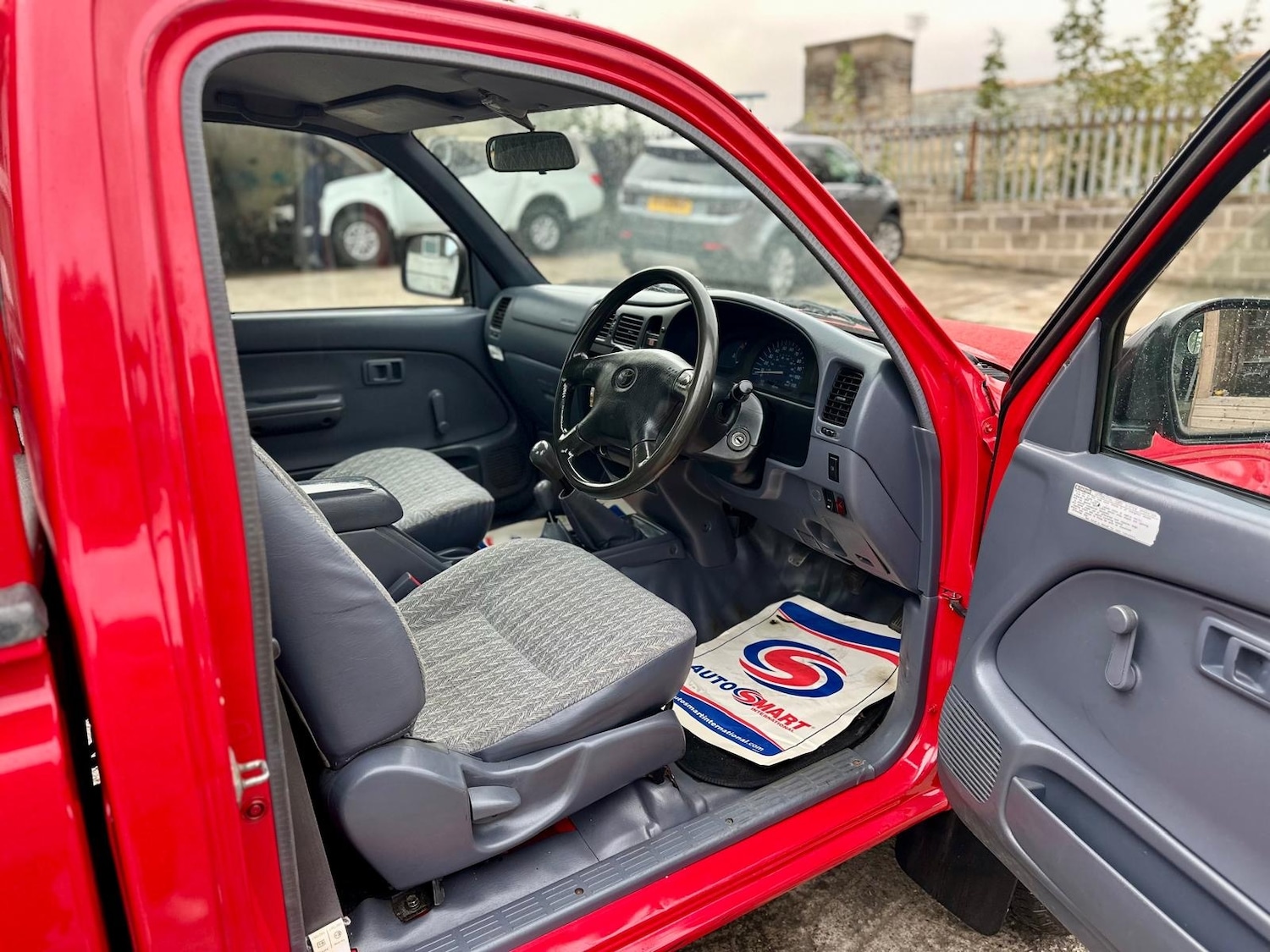 Used Toyota Hilux 2002 for sale - 76562572: Photo 7