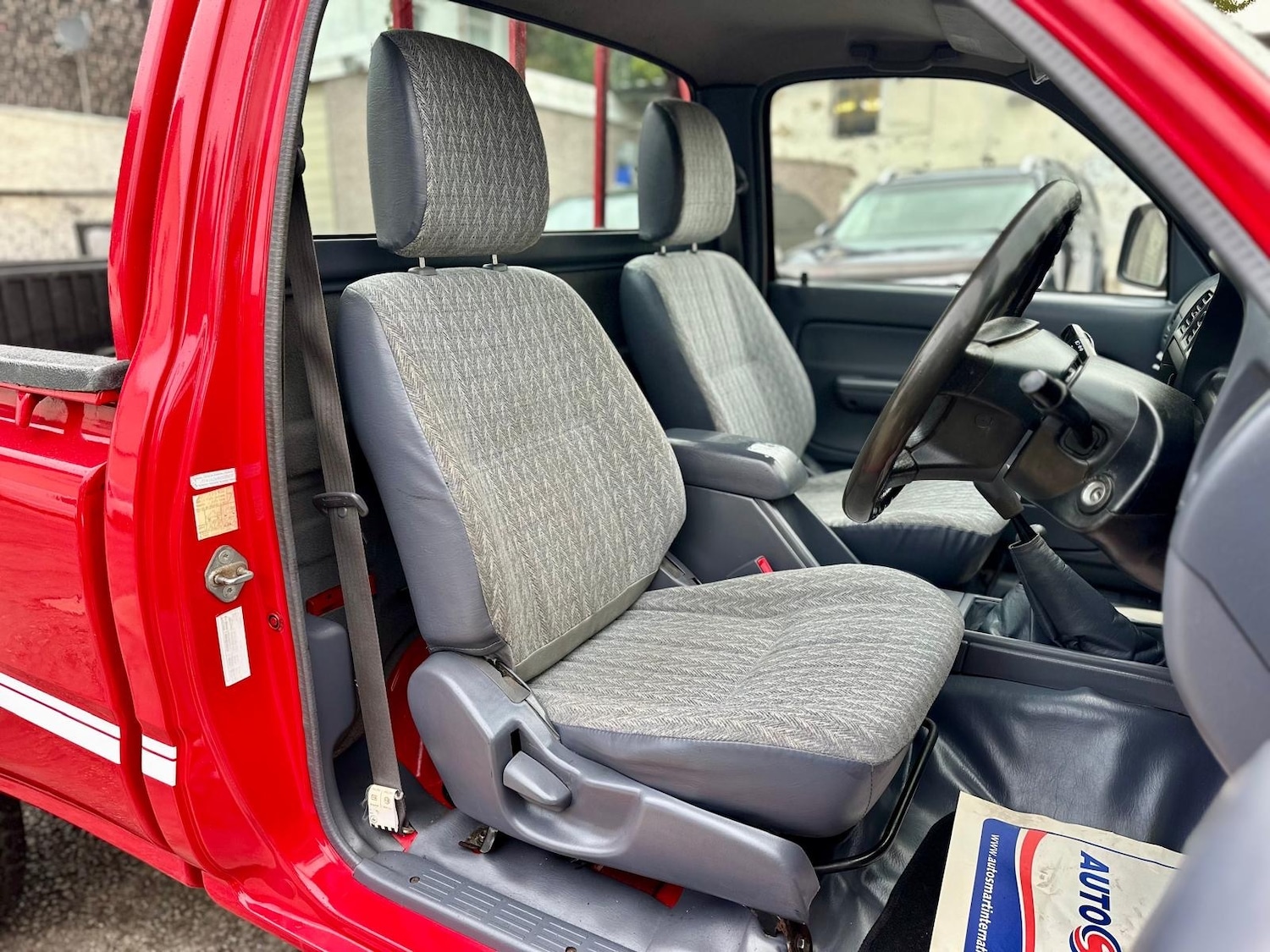 Used Toyota Hilux 2002 for sale - 76562572: Photo 8