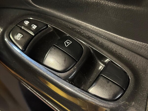 Used Nissan Juke 2015 for sale - 75539869: Photo 36