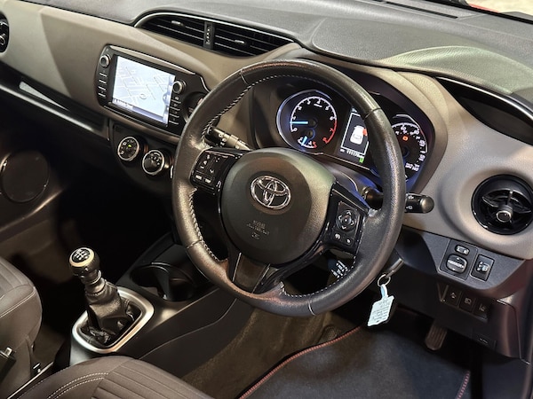Used Toyota Yaris 2017 for sale - 75623054: Photo 11