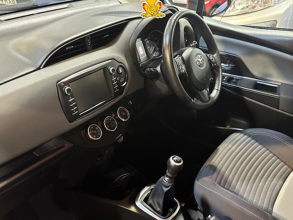Used Toyota Yaris 2017 for sale - 75623054: Photo 23