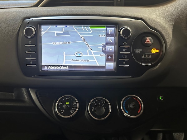 Used Toyota Yaris 2017 for sale - 75623054: Photo 31