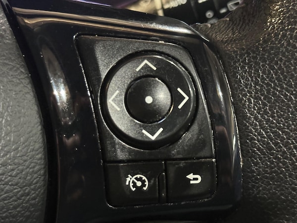 Used Toyota Yaris 2017 for sale - 75623054: Photo 35