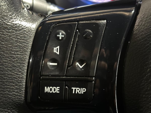 Used Toyota Yaris 2017 for sale - 75623054: Photo 37