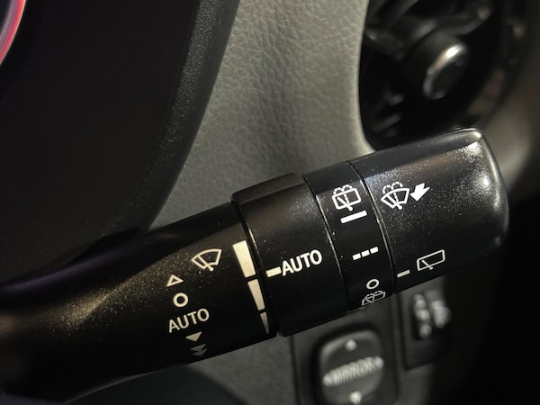 Used Toyota Yaris 2017 for sale - 75623054: Photo 38