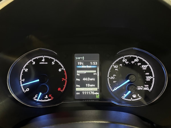 Used Toyota Yaris 2017 for sale - 75623054: Photo 48