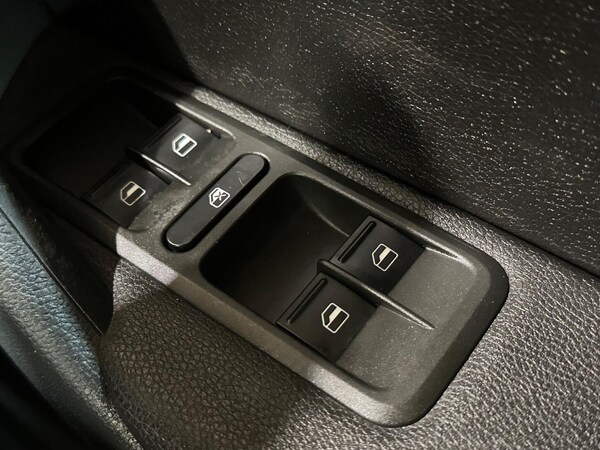 Used Skoda Yeti 2015 for sale - 75246196: Photo 27