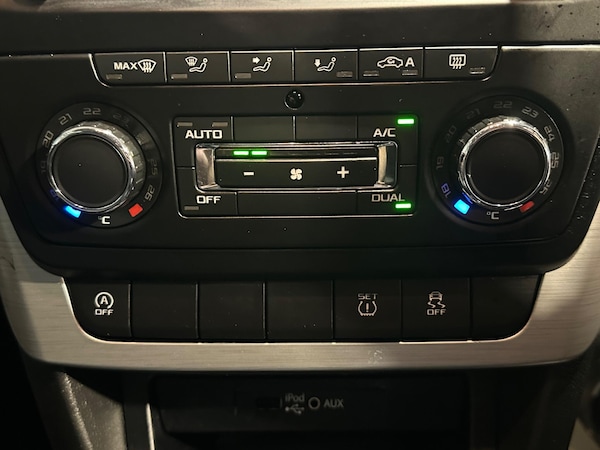 Used Skoda Yeti 2015 for sale - 75246196: Photo 34
