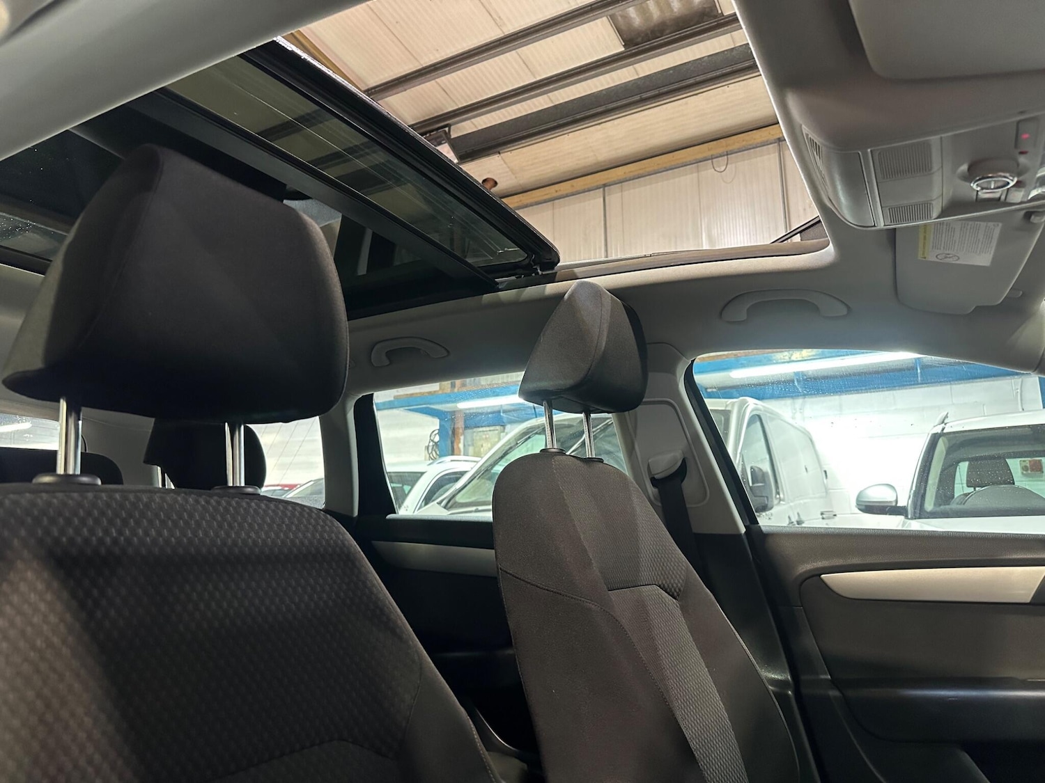 Used Volkswagen Passat 2010 for sale - 76151289: Photo 17