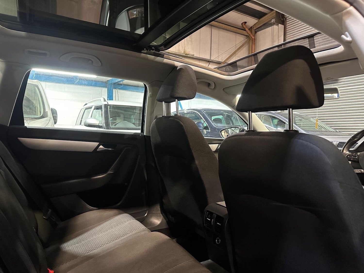 Used Volkswagen Passat 2010 for sale - 76151289: Photo 20