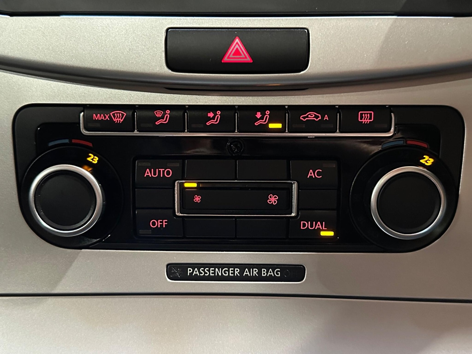 Used Volkswagen Passat 2010 for sale - 76151289: Photo 38