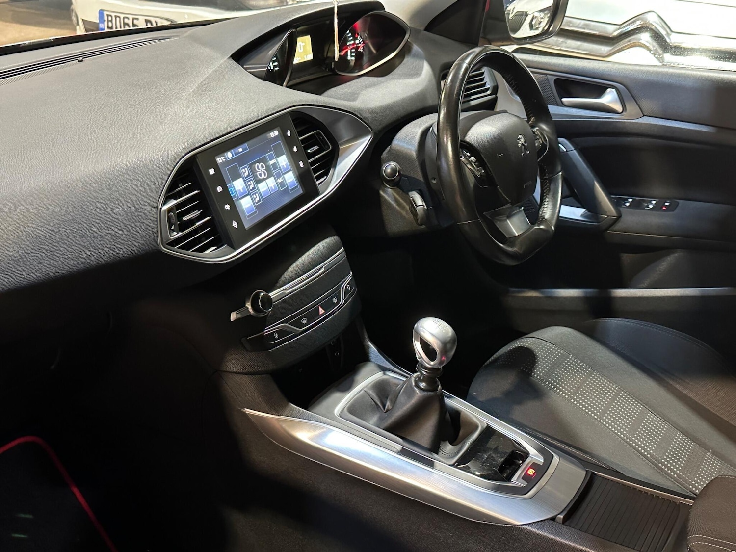 Used Peugeot 308 2015 for sale - 76152009: Photo 23