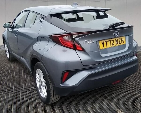 Used Toyota C-HR 2022 for sale - 76333551: Photo 2