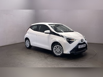 2021 (71) - 1.0 VVT-i X-Play TSS 5dr