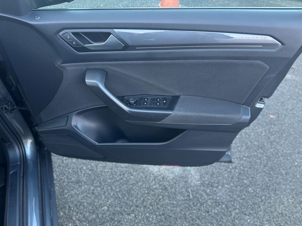 Used Volkswagen T-Roc 2021 for sale - 77133045: Photo 22