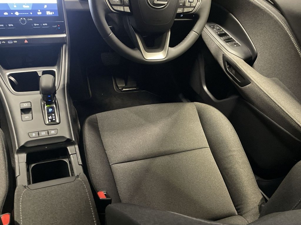 Used Lexus LBX 2024 for sale - 76686347: Photo 12