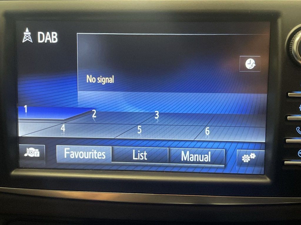 Used Toyota Yaris 2017 for sale - 75831529: Photo 25