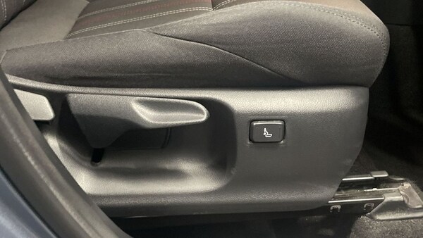 Used Toyota C-HR 2021 for sale - 75613063: Photo 23