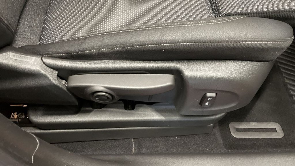 Used Vauxhall Crossland 2021 for sale - 77110656: Photo 24