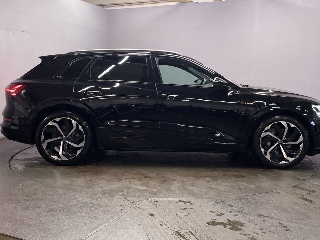 Used Audi e-tron 2022 for sale - 76740492: Photo 9