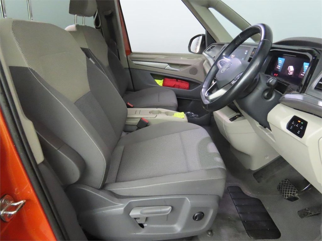 Used Volkswagen Multivan 2023 for sale - 76900647: Photo 8