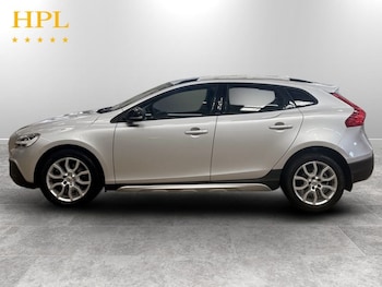 Used Volvo V40 Cross Country 2019 for sale - 78413996: Photo