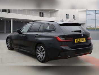 Used BMW 3 Series 2021 for sale - 76469905: Photo