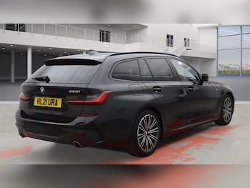 Used BMW 3 Series 2021 for sale - 76469905: Photo