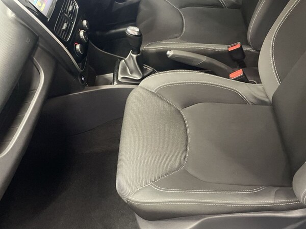 Used Renault Clio 2018 for sale - 76106249: Photo 17