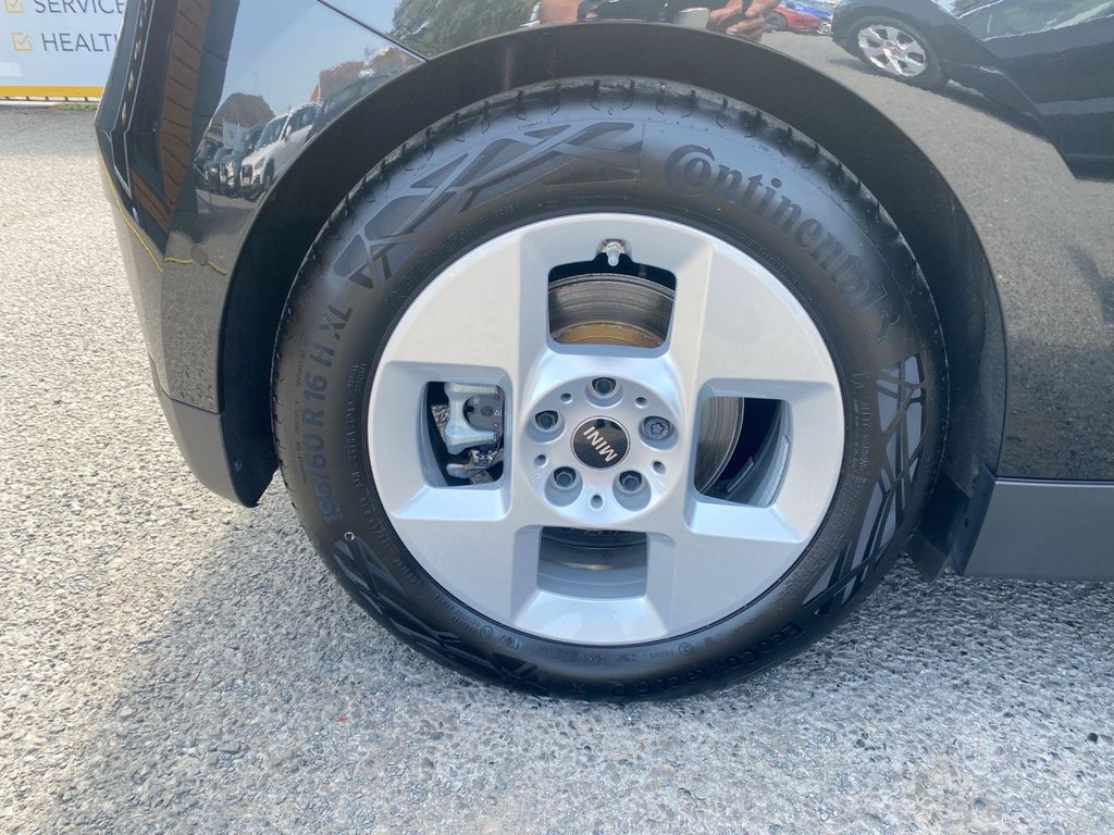 Used MINI Electric Cooper 2024 for sale - 76023653: Photo 3